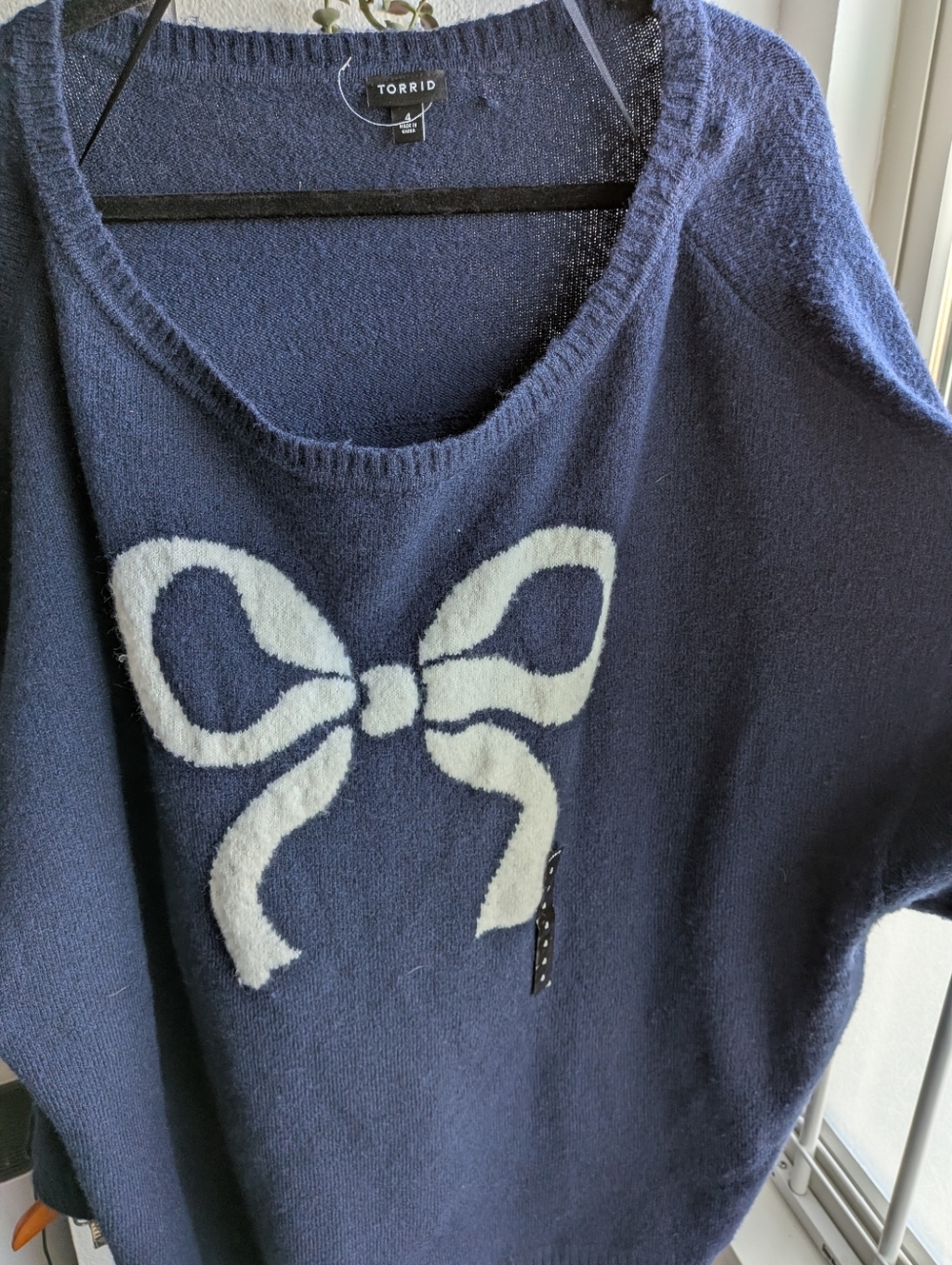 torrid Navy Sweater with Cream Bow Accent Size 4
